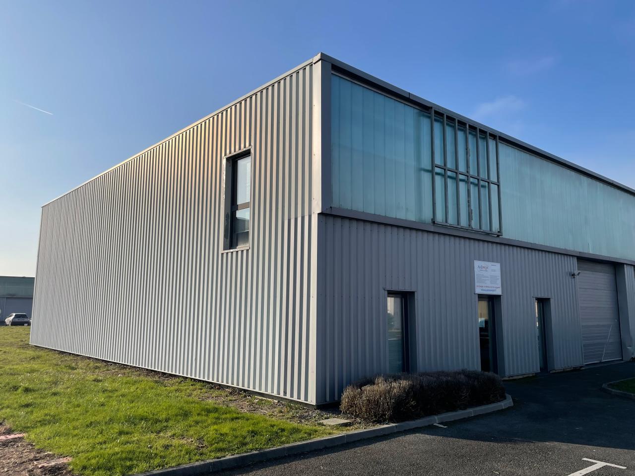 Local d'activité Bouaye 334m² Location local d'activité Bouaye Loire-Atlantique OLACT2428224 0